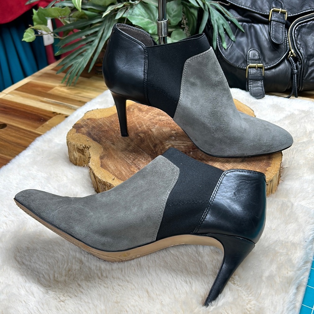 Vince Camuto heeled booty‎ women size 9